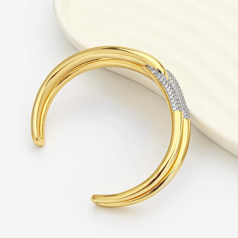 Cévana Éternelle Knot Cuff